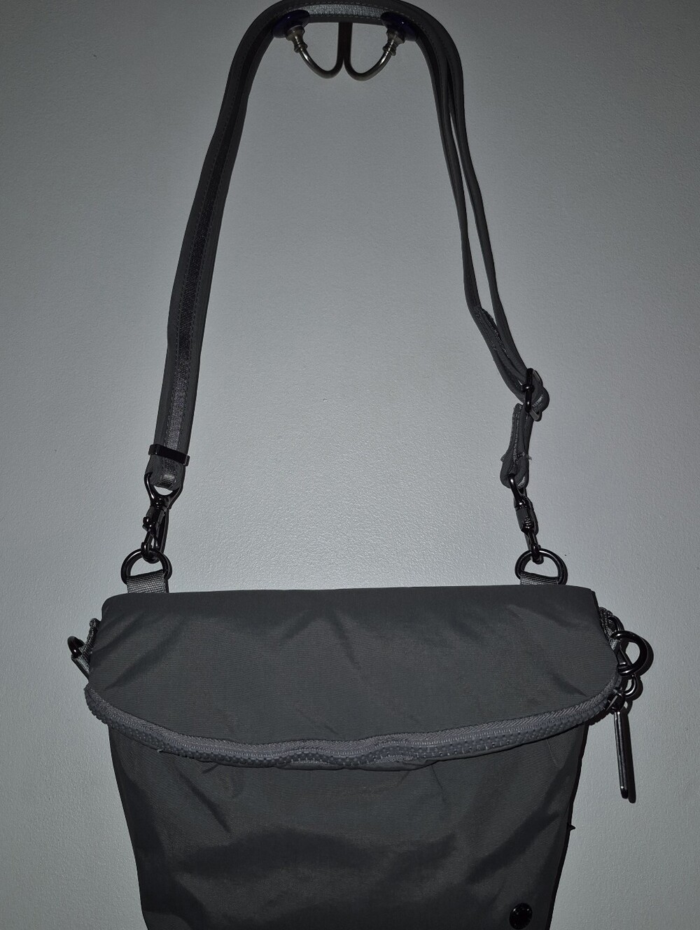 🔥EUC! Pacsafe RFID Citysafe CX Convertible Crossbody Bag 20405 ECONYL Grey - Picture 2 of 10